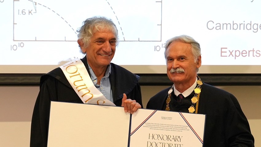 Nobelovcu Johnu Martinisu svečano uručen počasni doktorat Sveučilišta u Splitu